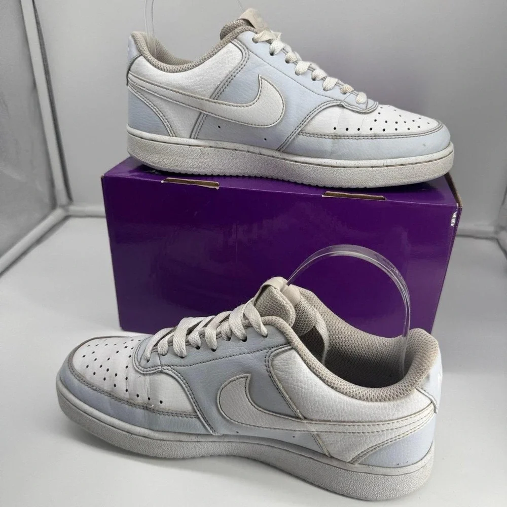 Nike Women's White & LiNike Women's White & Light Blue Fashion Sneakers Size 7.5